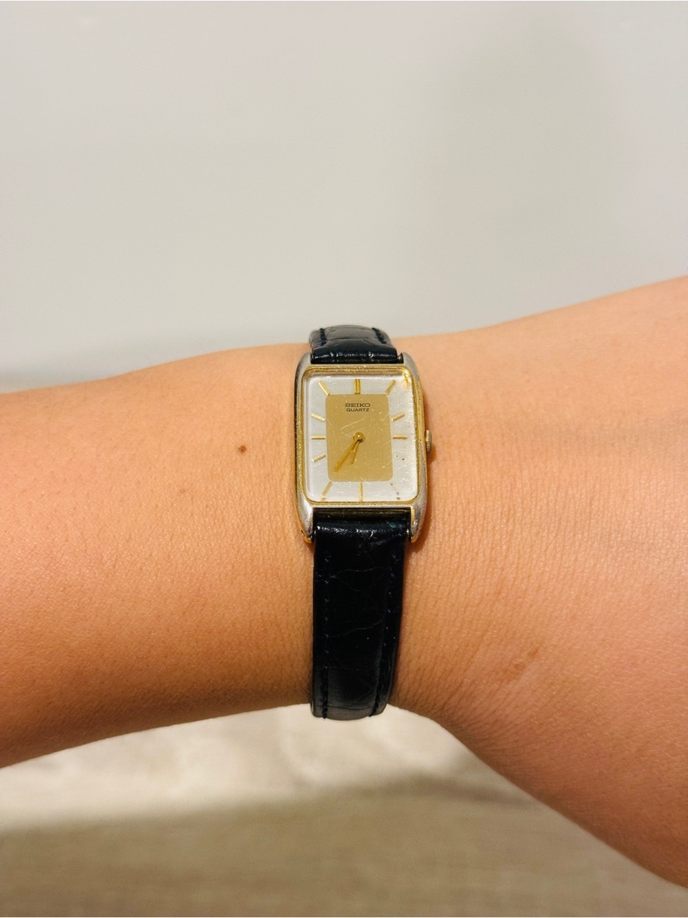 Vintage Seiko Quartz Women's Tank Watch Two-Tone Gold Silver 1400-5270 For Parts - Picture 3 of 9